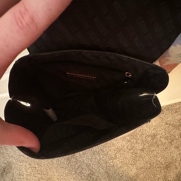 Small, white Steve Madden purse - Picture 2 of 3